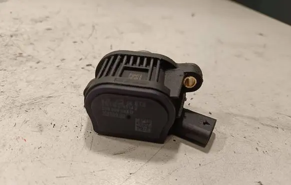 Audi SQ7 Camshaft vanos timing valve 059906048D