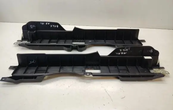 Mercedes-Benz ML W164 Other trunk/boot trim element A1646801831 A1646800131