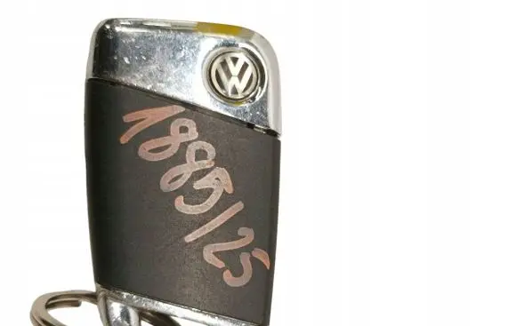 Volkswagen PASSAT B8 Ignition key/card 