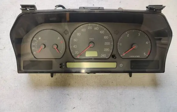 Volvo S70 V70 V70 XC Speedometer (instrument cluster) 9168386 69794700T