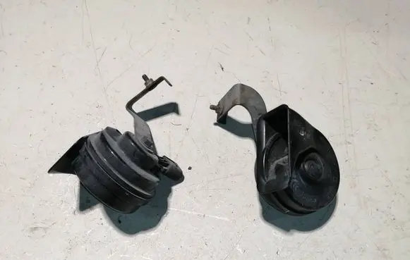 Mercedes-Benz SLK R172 Horn signal A0065429120 A0055427920