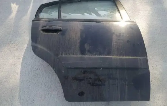 KIA Rio Rear door juodos