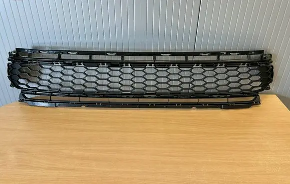 Volkswagen Golf VII Front bumper lower grill 5G0853677J 5G0853677J9B9