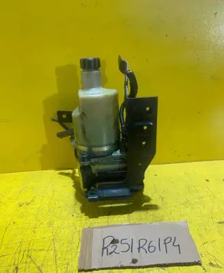 Volvo S40 Power steering pump 5N513K514AD