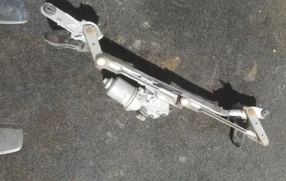 Mazda 6 Front wiper linkage and motor GJE867340