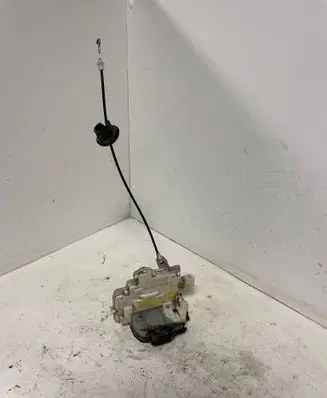 Audi A4 S4 B7 8E 8H Front door lock 8E1837016AA