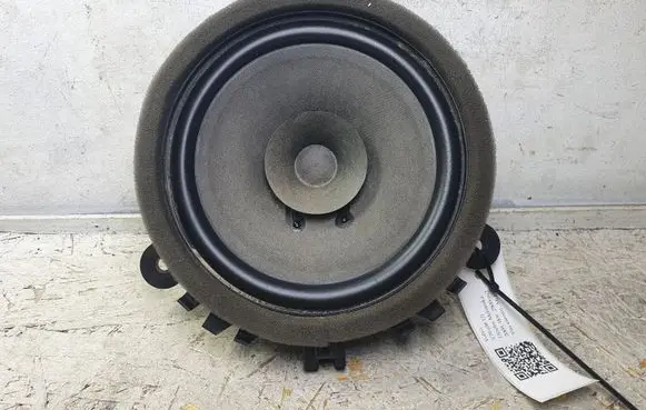 Volvo V70 Front door speaker 30657444
