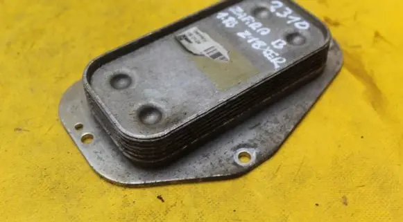 Engine oil radiator