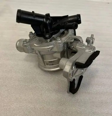 Mercedes-Benz GLA H247 Water pump A2822003220