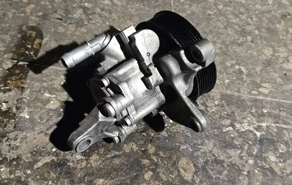 BMW 3 E92 E93 Power steering pump 6779244 LH2114094