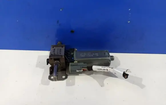 Volvo S80 Seat adjustment motor 30727935 0390203219