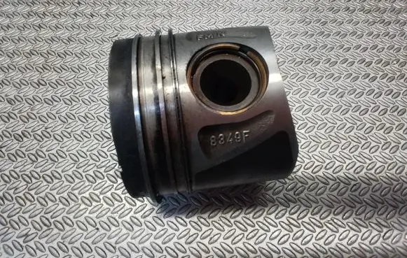 Mercedes-Benz Sprinter W906 Piston 