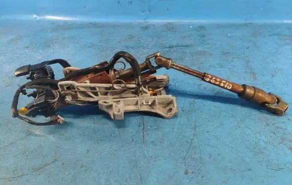 Ford Focus Steering wheel axle BV6Z3C529Y