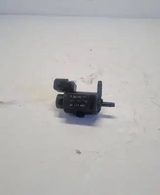 Volvo XC90 Turbo solenoid valve 30611668 72224010 04T310