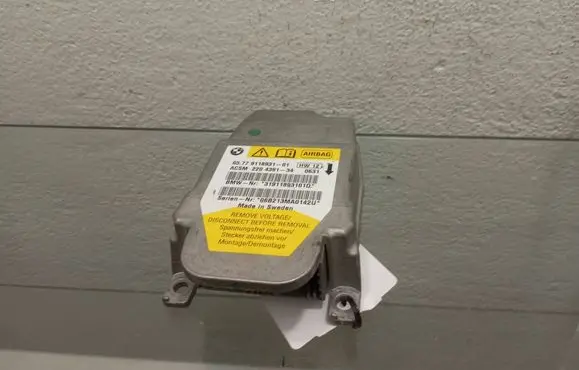 BMW 5 E60 E61 Airbag control unit/module 9118931 31911893101D 2204391