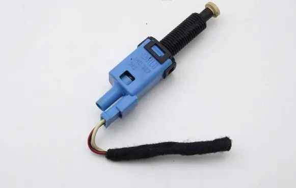 Volkswagen Golf III Brake pedal sensor switch 1H0907343