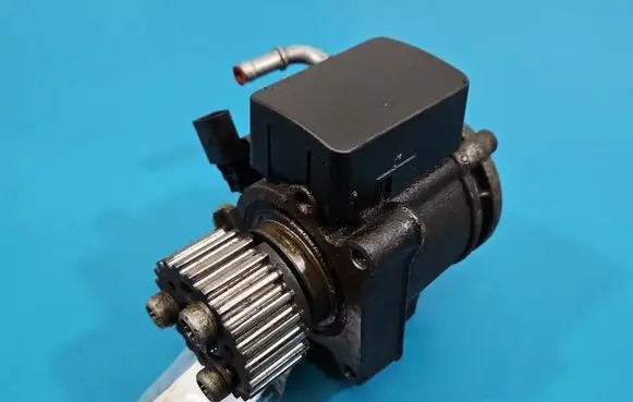 Skoda Fabia Mk2 (5J) Fuel injection high pressure pump 03L130755AH IMPRK1571881
