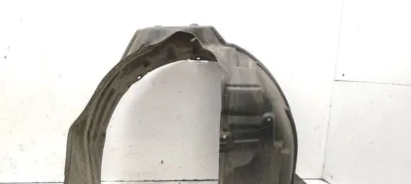 Front wheel arch liner splash guards