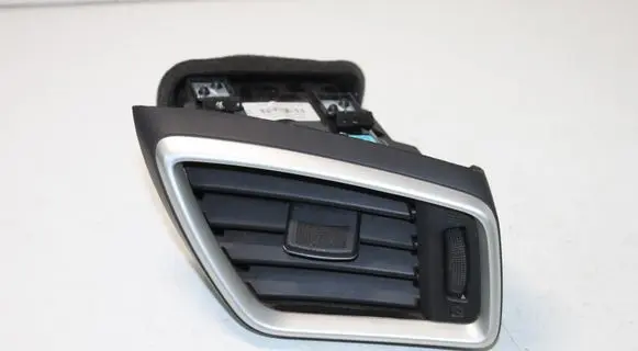 Nissan Qashqai Dashboard side air vent grill/cover trim 687604EA0A
