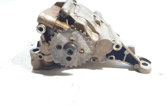 BMW 3 E90 E91 Oil pump 013441610