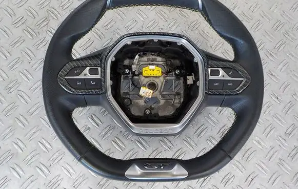 Peugeot 2008 II Steering wheel