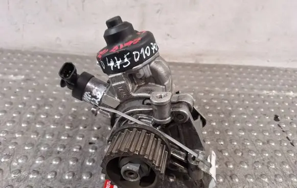 Renault Clio IV Fuel injection high pressure pump S25081128 0445010704