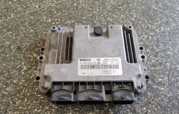 Renault Laguna II Engine control unit/module 0281012770 8200527713