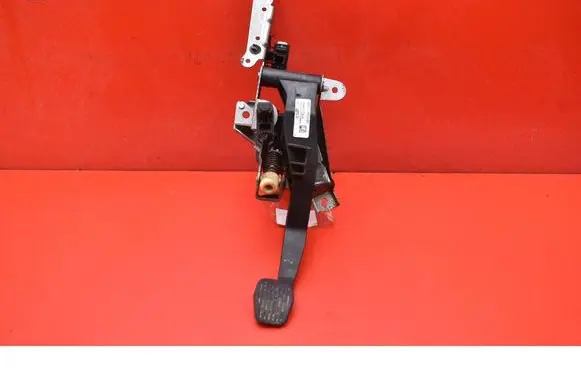 Ford Focus Accelerator throttle pedal BV61-7B633-BC