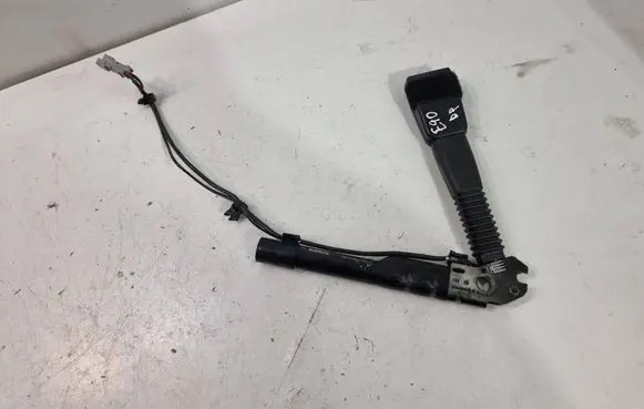 BMW 3 E90 E91 Front seatbelt buckle 7213564 100118 34050055C