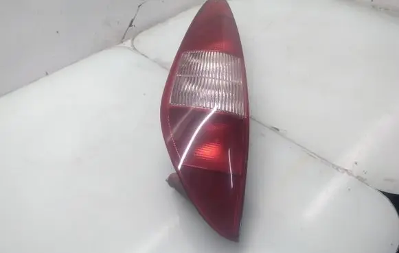 Ford Mondeo Mk III Rear/tail lights 1S7113405C