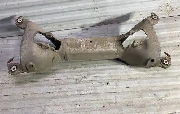 Peugeot 407 Rear subframe 9640718610