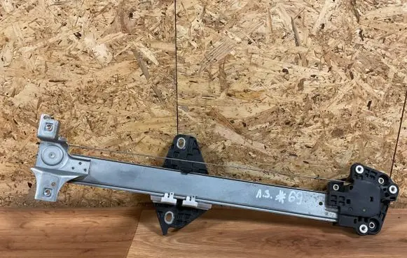 Honda Civic Rear window lifting mechanism without motor 