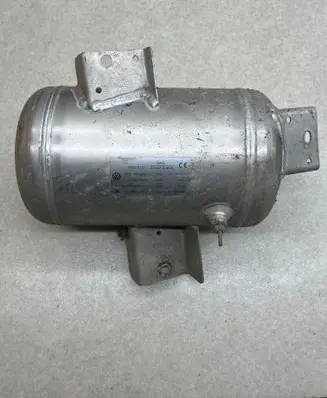 Volkswagen Phaeton Air suspension tank/reservoir 3D0616201 15158000142 401110C