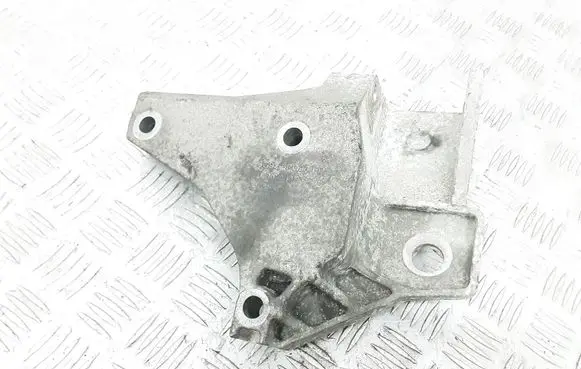 Volvo XC60 Engine mounting bracket 6G92P096ED