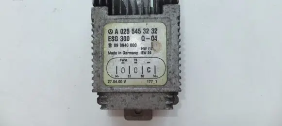 Mercedes-Benz E W210 Fan control module A0255453232