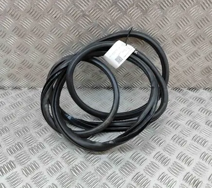Honda CR-V Rubber seal front coupe door 723503B4H01
