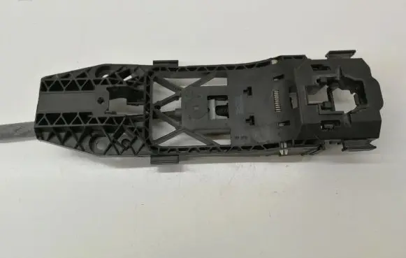 Rear door exterior handle/bracket