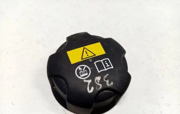 BMW X1 F48 F49 Coolant expansion tank/reservoir cap 17117639024 17132754264