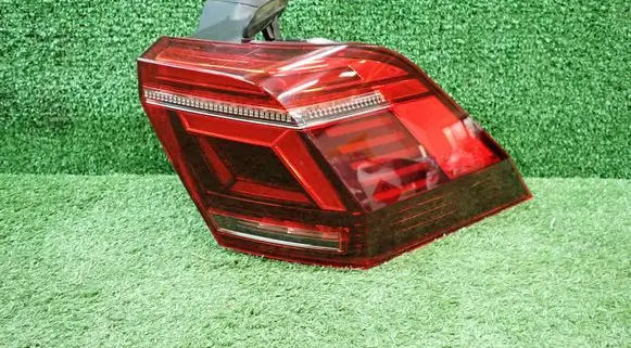 Volkswagen Tiguan Rear/tail lights 5NA945208M