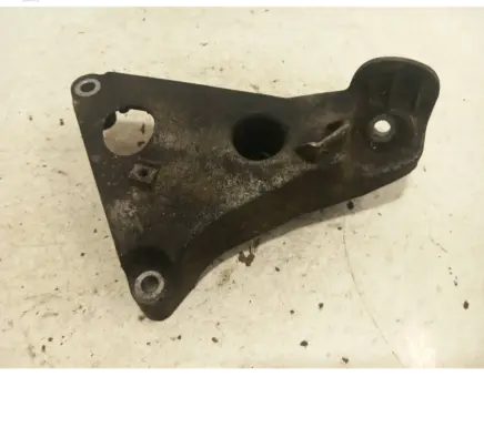 BMW 5 E60 E61 Engine mounting bracket 677705301