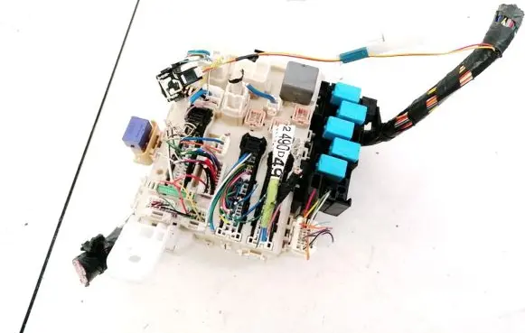 Toyota RAV 4 (XA30) Fuse box set 8273042020 60011194