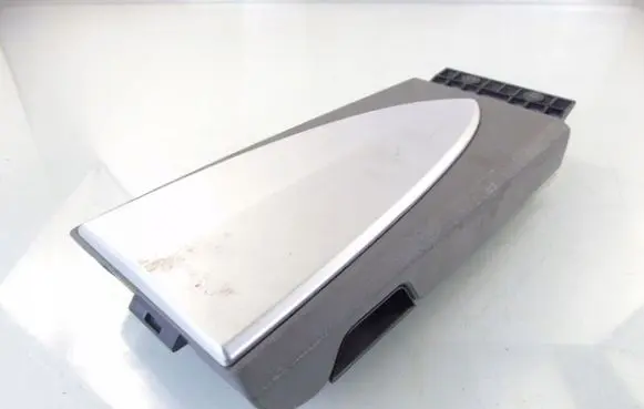 Chrysler Crossfire Armrest