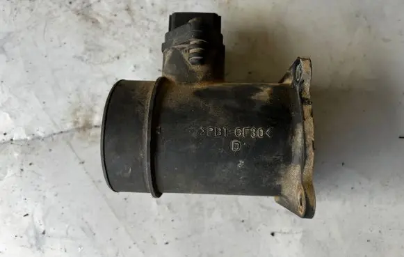 Nissan Almera N16 Mass air flow meter 0280218005 226807J600