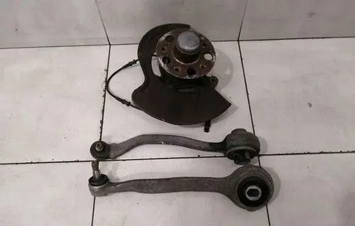 Mercedes-Benz SLK R171 Front wheel bearing hub A2043320101
