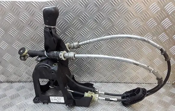Nissan Pulsar Gear shifter/selector 341013ZV0A