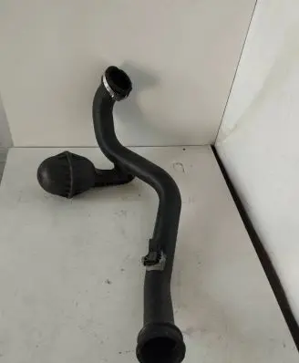 Audi A4 S4 B9 Intercooler hose/pipe 8W0145673