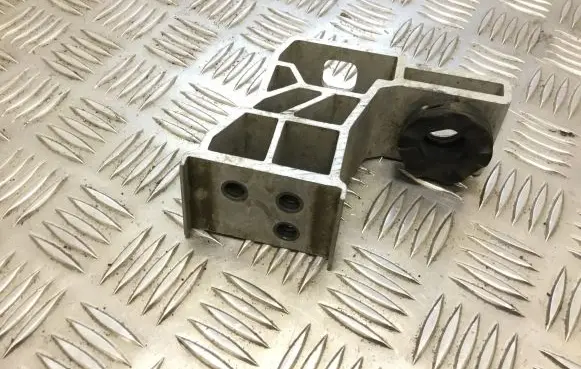 Mercedes-Benz E W238 Radiator mount bracket A2385010000