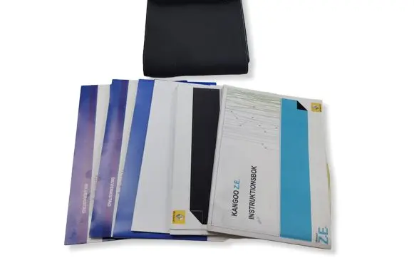 Renault Kangoo II Owners service history hand book 