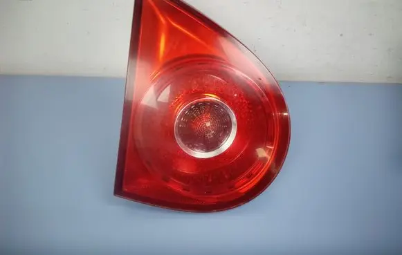Tailgate rear/tail lights