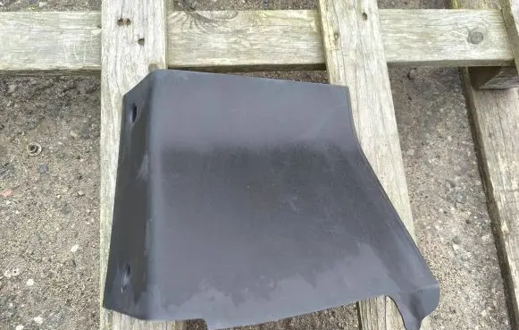 (B) pillar trim (bottom)